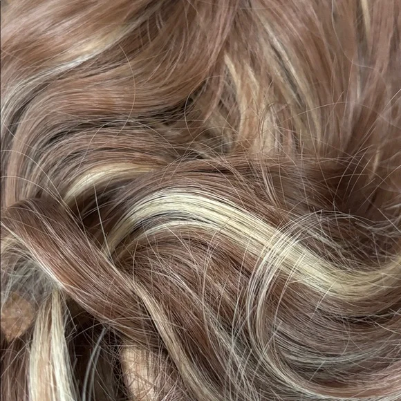 Brown and Blonde Hair Extension with Accessories - Picture 3 of 3